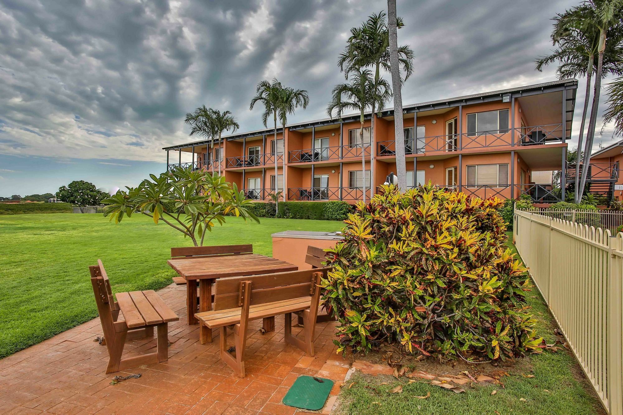 Moonlight Bay Suites Broome Dış mekan fotoğraf